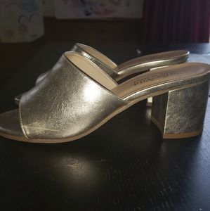 Bella Vita Gold sandals